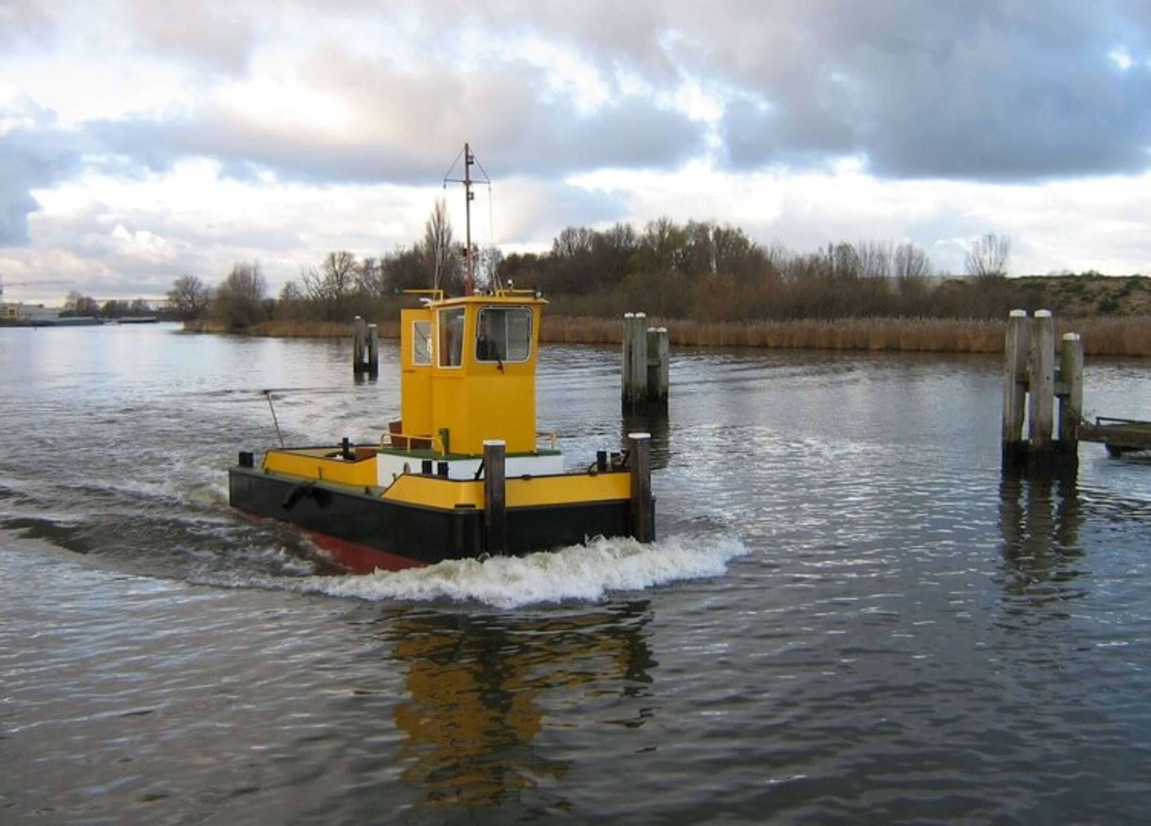 Used Road Transportable River Pusher